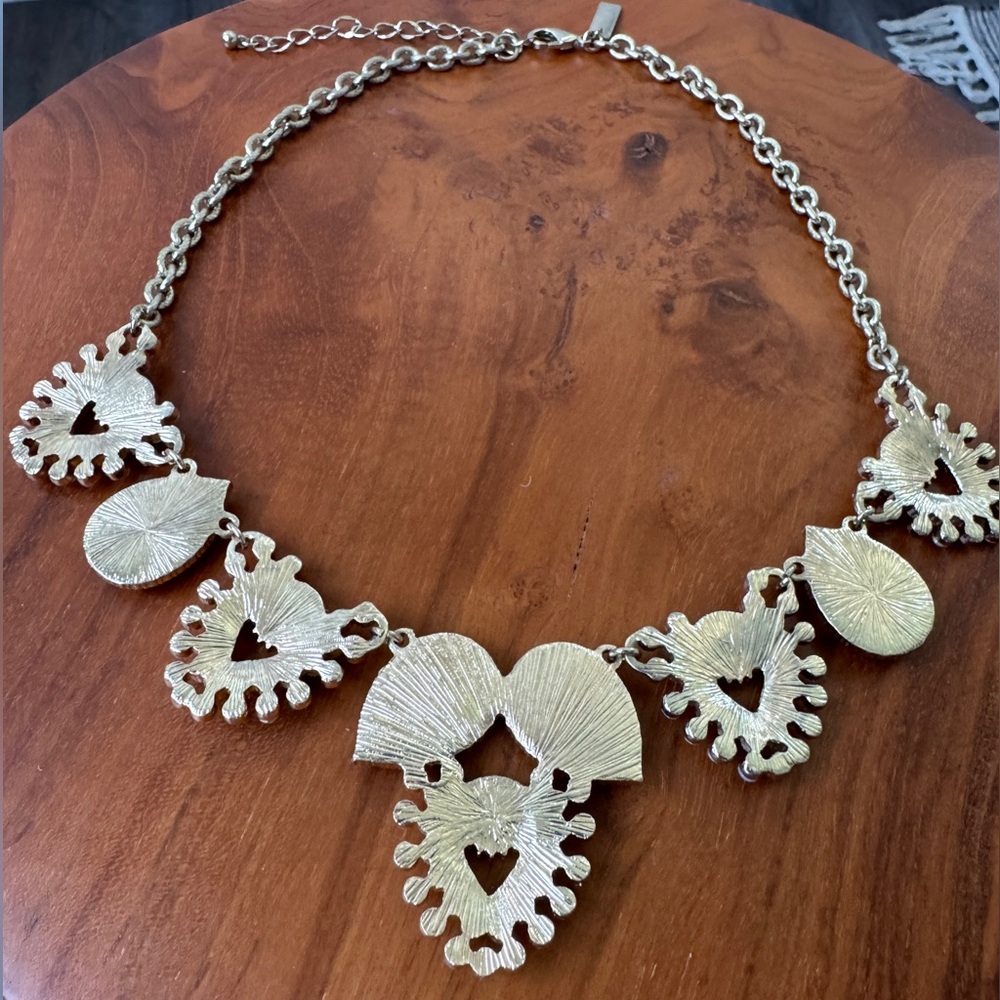 Elegant Gold, Green & White Statement Necklace - Picture 10 of 12